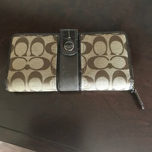 Pre-Loved Coach Wallet